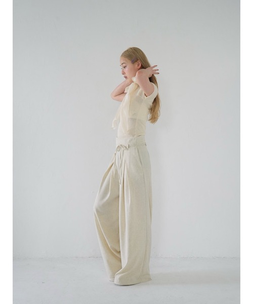 Uenui(ウニュイ)の「volume ribbon tops(Tシャツ/カットソー・レディース・アイボリー/グレー/パープル/ライトブルー/ブラック・FREE)」の11枚目の写真