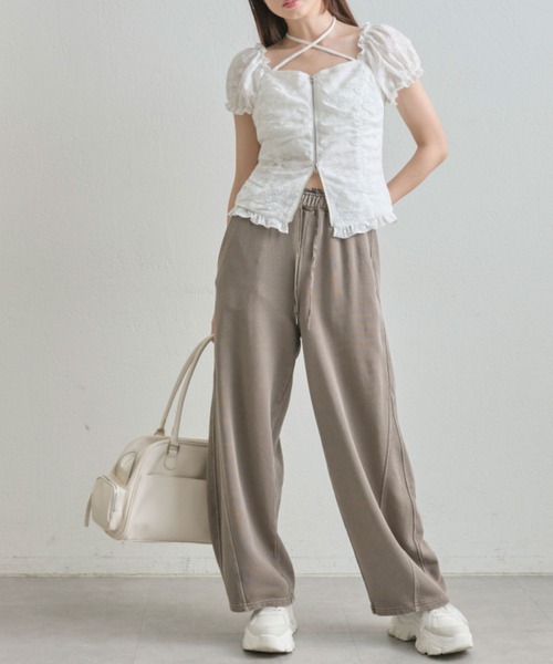 OLIVE des OLIVE（オリーブデオリーブ）の「【デコルテ綺麗見え】ダブルジップオフショルブラウス（シャツ/ブラウス・レディース・ブラウン/ブラック/オフホワイト/グレー・FREE）」の19枚目の写真