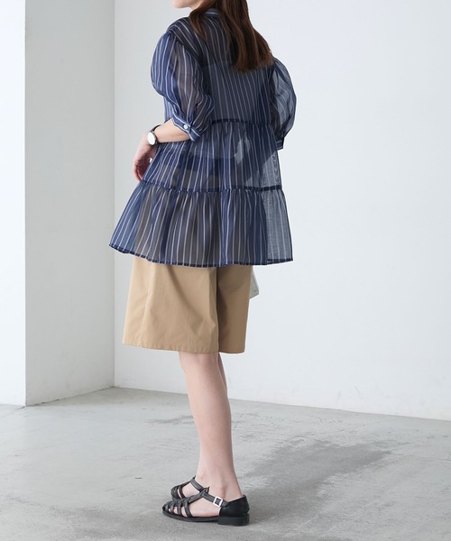 BONLECILL(ボンルシール)の「アソート柄シアーティアードバンドカラーブラウス(シャツ/ブラウス・レディース・ネイビー/ブラウン/ブラック/ブルー・FREE)」の19枚目の写真