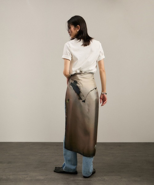 SALON adam et rope'（サロン アダム エ ロペ）の「YASUKO HIRANO ARTプリントシルクスカーフ（バンダナ/スカーフ・レディース・ダークグリーン/ライトグレー・FREE）」の8枚目の写真