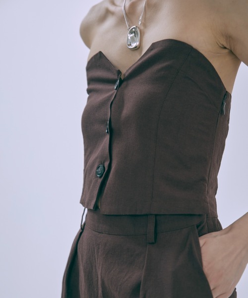 EN NEUME(エンノイム)の「Heritage Bandeau Jumpsuit(サロペット/オーバーオール・レディース・ブラウン/イエロー・1/0)」の11枚目の写真