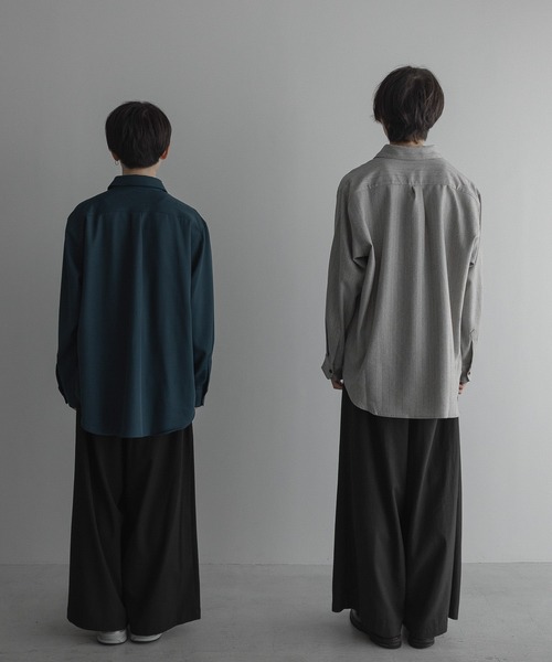remer（リメール）の「loose basic oversize shirt - heather drape / ルーズベーシックオーバーサイズシャツ（ヘザードレープ）（シャツ/ブラウス・メンズ・ブラック/ダークブラウン/モカ/テラコッタ/ブラック系その他/マスタード/ダークブルー/グレー系その他・SMALL/X-SMALL/LARGE/MEDIUM）」の14枚目の写真