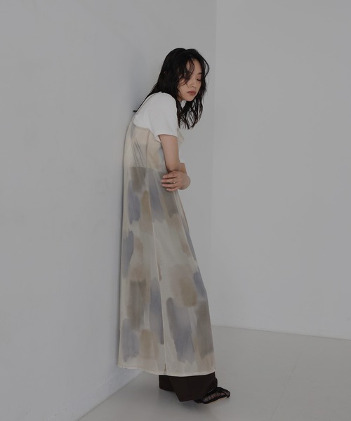 hellam(へラム)の「ニュアンスシアーキャミワンピース(ワンピース・レディース・ブラックミックス/アイボリー/ブラック・FREE)」の2枚目の写真