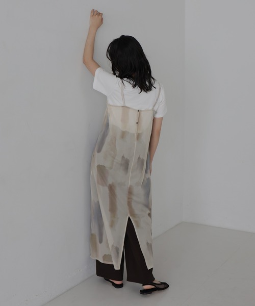 hellam(へラム)の「ニュアンスシアーキャミワンピース(ワンピース・レディース・ブラックミックス/アイボリー/ブラック・FREE)」の14枚目の写真