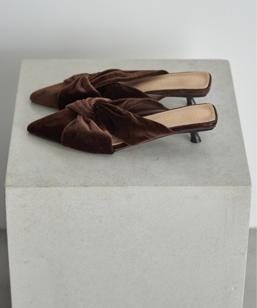 THE YOn（ザヨン）の「ツイストドレープアッパーベロアサンダル（サンダル・レディース・ピンク/ブラウン/グリーン・37/38/39）」の19枚目の写真