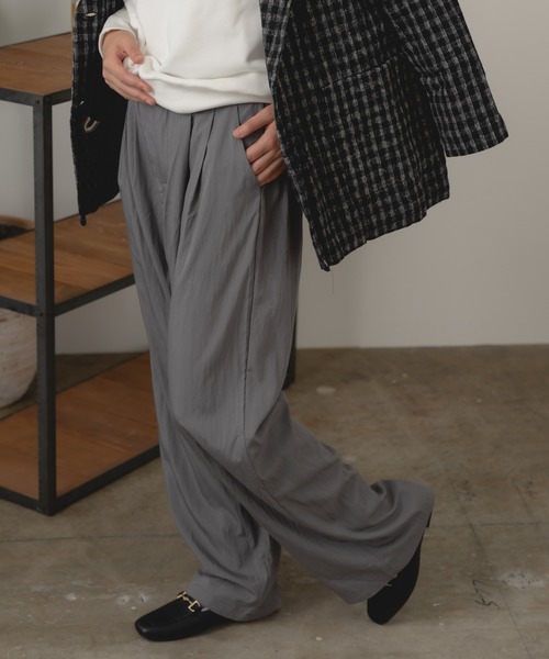 AO2（アオズ）の「Two-Tuck Slacks / 2タックスラックス（スラックス・レディース・グレー/アイボリー・1/L/M）」の6枚目の写真