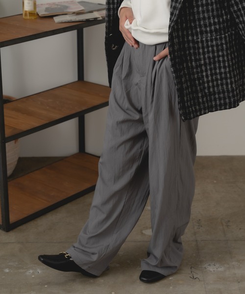 AO2（アオズ）の「Two-Tuck Slacks / 2タックスラックス（スラックス・レディース・グレー/アイボリー・1/L/M）」の7枚目の写真