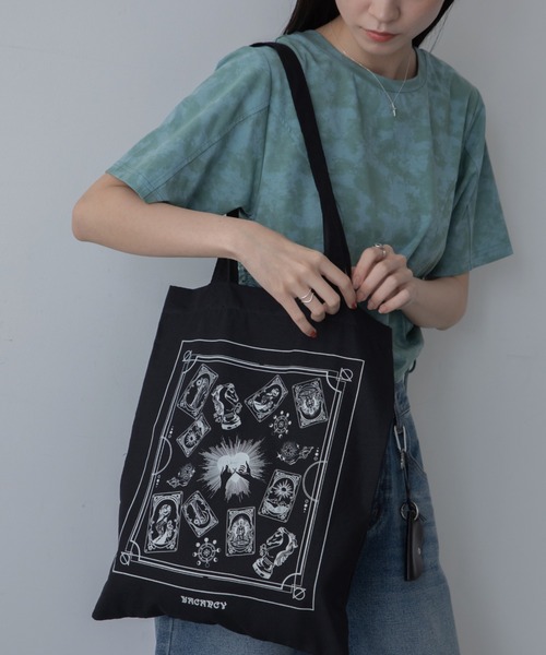 VACANCY（ヴァカンシー）の「【5周年記念】オリジナルタロット風トートバッグ（トートバッグ・レディース・ブラック/レッド/ブルー/アイボリー・FREE）」の16枚目の写真