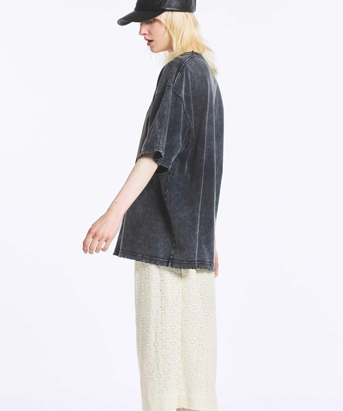 MAISON SPECIAL（メゾンスペシャル）の「《UNISEX》【ART SERIES】「Egon Schiele」Prime-Over Crew Neck T-Shirt/「エゴン・シーレ」プライムオーバークルーネックTシャツ【MAISON SPECIAL/メゾンスペシャル】（Tシャツ/カットソー・メンズ・チャコールグレー/ダークブラック/ブラック・1/2）」の11枚目の写真