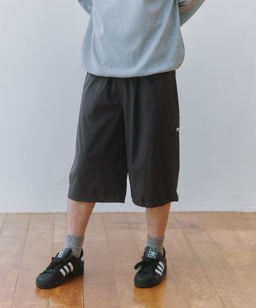 MAISON CLUB(メゾンクラブ)の「【MAISON CLUB】Odd Length Over Cargo Pants KKP/ 七分丈オーバーカーゴパンツ クロップドパンツ(カーゴパンツ・メンズ・グレー/ブラック/カーキ・M/L/XL)」の21枚目の写真