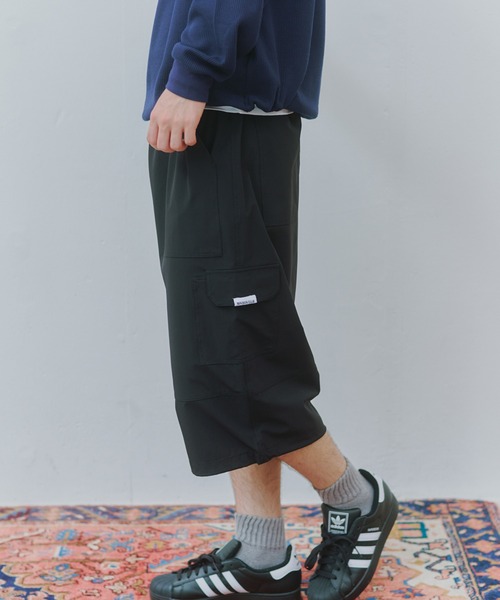 MAISON CLUB(メゾンクラブ)の「【MAISON CLUB】Odd Length Over Cargo Pants KKP/ 七分丈オーバーカーゴパンツ クロップドパンツ(カーゴパンツ・メンズ・グレー/ブラック/カーキ・M/L/XL)」の11枚目の写真