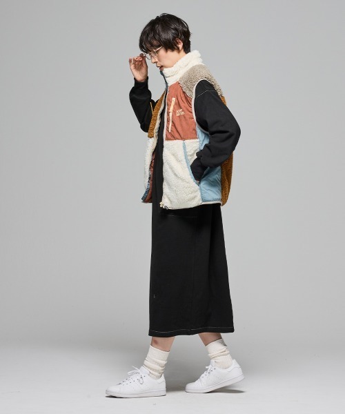 KRIFF MAYER Lady's Collection（クリフメイヤーレディースコレクション）の「【軽い・暖かい】シャギーボアベスト（ベスト・レディース・ネイビー/ブラック/カラフル/グリーン/ブラウン/グレー/ナチュラル・LARGE/MEDIUM）」の8枚目の写真