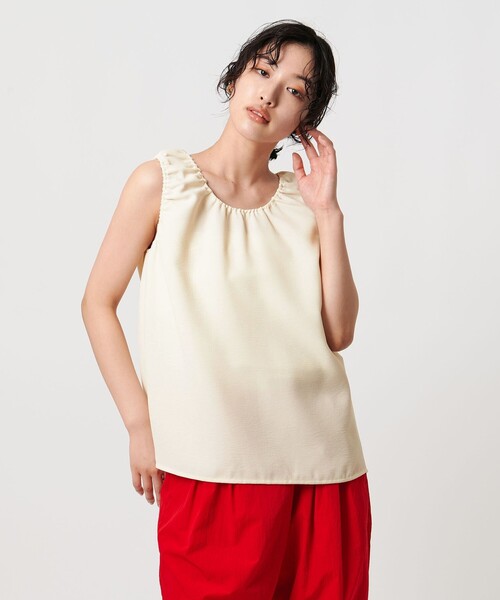 UNITED ARROWS(ユナイテッドアローズ)の「COMFY ギャザーノースリーブブラウス -吸水速乾 UVカット ウォッシャブル-(シャツ/ブラウス・レディース・オフホワイト/ブラック・FREE)」の1枚目の写真