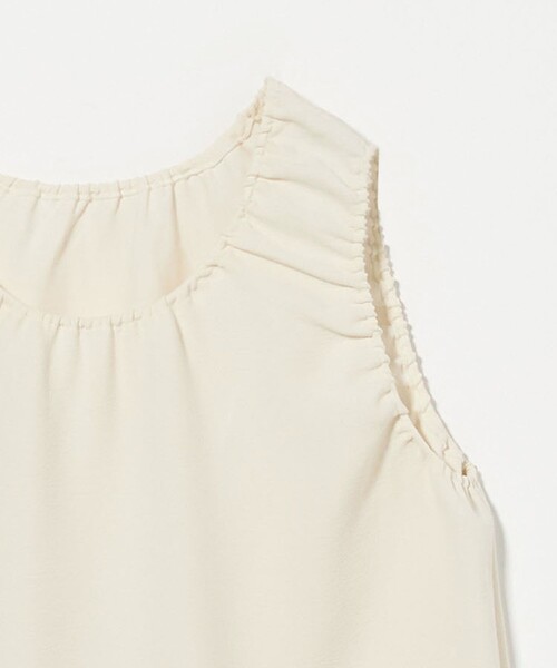 UNITED ARROWS(ユナイテッドアローズ)の「COMFY ギャザーノースリーブブラウス -吸水速乾 UVカット ウォッシャブル-(シャツ/ブラウス・レディース・オフホワイト/ブラック・FREE)」の15枚目の写真