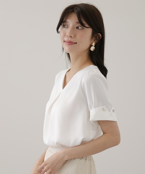 Lace Ladies(レースレディース)の「Vネック フロント タック 袖ロールアップ ブラウス(シャツ/ブラウス・レディース・ホワイト・M/S/XL)」の3枚目の写真