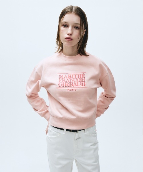 MARITHE + FRANCOIS GIRBAUD（マリテフランソワジルボー）の「W CLASSIC LOGO CROP SWEATSHIRT（スウェット・レディース・クリーム/オートミール/ライトピンク/ヘザーグレー/ベージュ/ネイビー・SMALL/MEDIUM）」の6枚目の写真