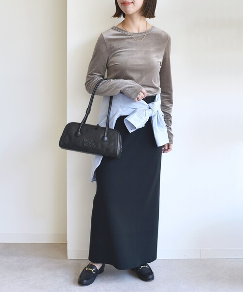 SHIPS(シップス)の「〈手洗い可能〉シアー トリコット ポリエステル ベロア 前後2WAY ロングスリーブ(Tシャツ/カットソー・レディース・ネイビー/ダークグレー/オフホワイト・ONE SIZE)」の11枚目の写真