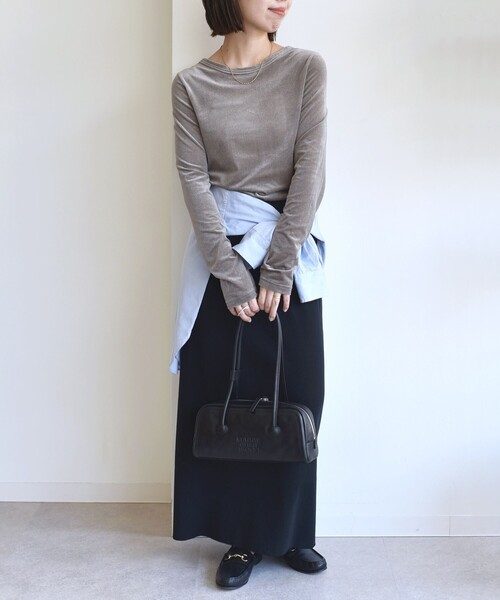 SHIPS(シップス)の「〈手洗い可能〉シアー トリコット ポリエステル ベロア 前後2WAY ロングスリーブ(Tシャツ/カットソー・レディース・ネイビー/ダークグレー/オフホワイト・ONE SIZE)」の12枚目の写真