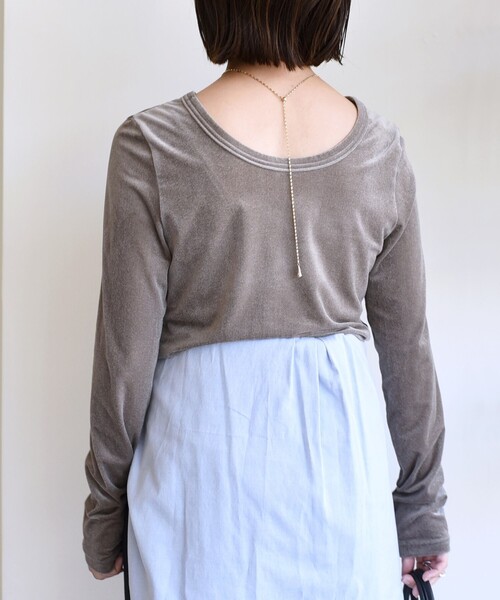 SHIPS(シップス)の「〈手洗い可能〉シアー トリコット ポリエステル ベロア 前後2WAY ロングスリーブ(Tシャツ/カットソー・レディース・ネイビー/ダークグレー/オフホワイト・ONE SIZE)」の16枚目の写真