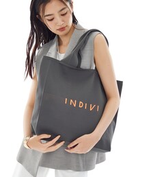 【美品】INDIVI バッグ　グレー インディヴィ INDIVI 縦型トートバッグ (グレー) -ファッション