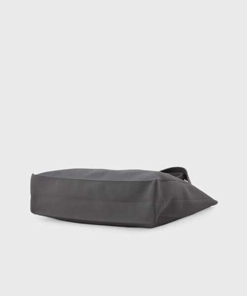 INDIVI（インディヴィ）の「【A4サイズ対応】ロゴニットトート（トートバッグ・レディース・グレー系その他6/ブラック/ブラック系5/ダークグレー・00）」の8枚目の写真