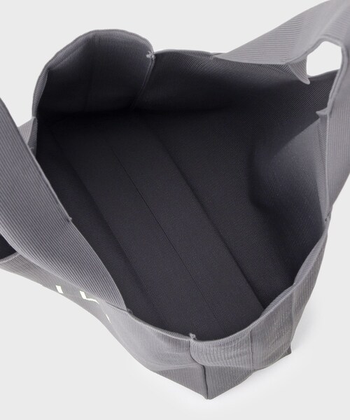 INDIVI（インディヴィ）の「【A4サイズ対応】ロゴニットトート（トートバッグ・レディース・グレー系その他6/ブラック/ブラック系5/ダークグレー・00）」の9枚目の写真