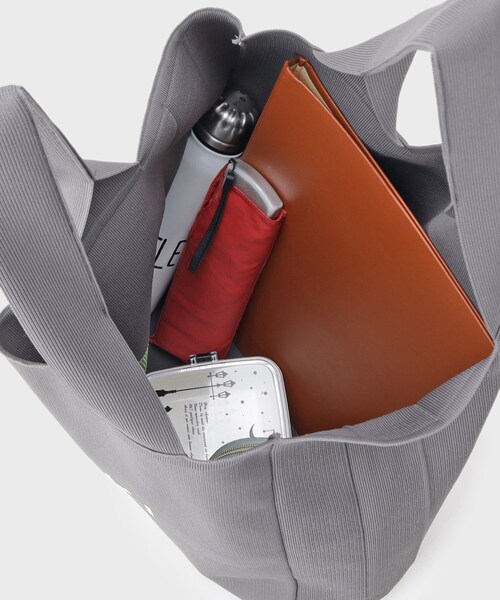 INDIVI（インディヴィ）の「【A4サイズ対応】ロゴニットトート（トートバッグ・レディース・グレー系その他6/ブラック/ブラック系5/ダークグレー・00）」の13枚目の写真