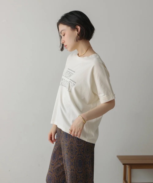 Bou Jeloud(ブージュルード)の「ヴィンテージPT.TEE(Tシャツ/カットソー・レディース・アイボリー/チャコールグレー・FREE)」の4枚目の写真