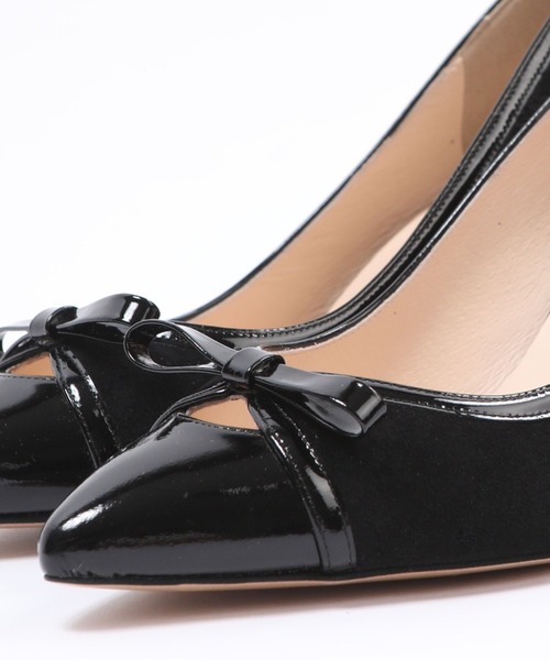 SEVEN TWELVE THIRTY(セヴントゥエルヴサーティー)の「LovelyWalk リボンコンビパンプス(パンプス・レディース・ブラック/ホワイト×ブラック/グレイッシュベージュ/ブラック系その他・22cm/22.5cm/23cm/23.5cm/24cm/24.5cm)」の13枚目の写真