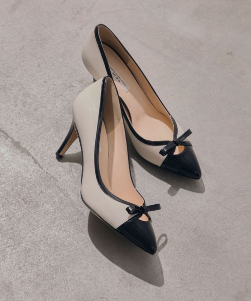 SEVEN TWELVE THIRTY(セヴントゥエルヴサーティー)の「LovelyWalk リボンコンビパンプス(パンプス・レディース・ブラック/ホワイト×ブラック/グレイッシュベージュ/ブラック系その他・22cm/22.5cm/23cm/23.5cm/24cm/24.5cm)」の19枚目の写真
