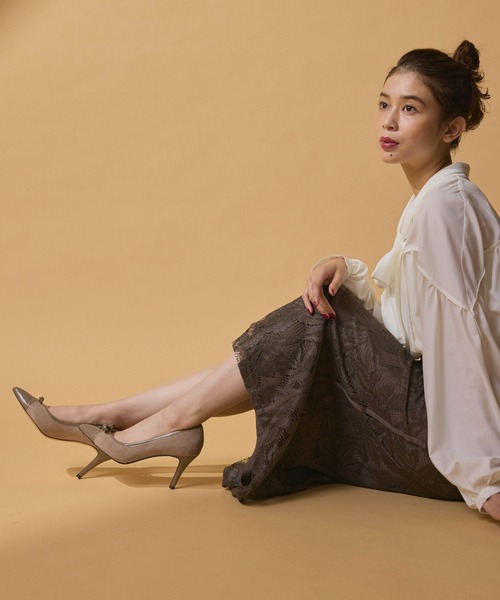 SEVEN TWELVE THIRTY(セヴントゥエルヴサーティー)の「LovelyWalk リボンコンビパンプス(パンプス・レディース・ブラック/ホワイト×ブラック/グレイッシュベージュ/ブラック系その他・22cm/22.5cm/23cm/23.5cm/24cm/24.5cm)」の22枚目の写真