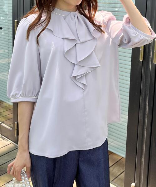 couture brooch(クチュールブローチ)の「【華やか・5分袖・通勤】配色フリルタイブラウス(シャツ/ブラウス・レディース・アイボリー系4/グレー系4/ネイビー系4・36/38/40/42)」の19枚目の写真