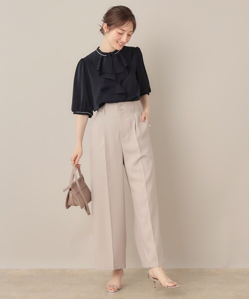 couture brooch(クチュールブローチ)の「【華やか・5分袖・通勤】配色フリルタイブラウス(シャツ/ブラウス・レディース・アイボリー系4/グレー系4/ネイビー系4・36/38/40/42)」の18枚目の写真