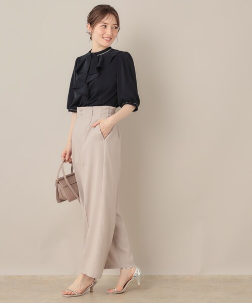 couture brooch(クチュールブローチ)の「【華やか・5分袖・通勤】配色フリルタイブラウス(シャツ/ブラウス・レディース・アイボリー系4/グレー系4/ネイビー系4・36/38/40/42)」の17枚目の写真