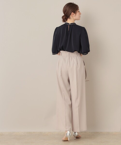 couture brooch(クチュールブローチ)の「【華やか・5分袖・通勤】配色フリルタイブラウス(シャツ/ブラウス・レディース・アイボリー系4/グレー系4/ネイビー系4・36/38/40/42)」の16枚目の写真