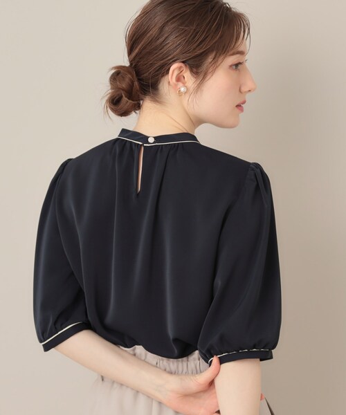 couture brooch(クチュールブローチ)の「【華やか・5分袖・通勤】配色フリルタイブラウス(シャツ/ブラウス・レディース・アイボリー系4/グレー系4/ネイビー系4・36/38/40/42)」の13枚目の写真