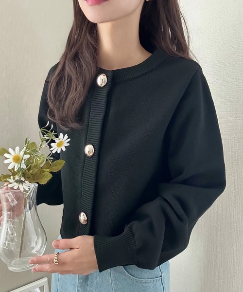 LAUIR(ラウアー)の「ゴールドボタンニットカーディガン(カーディガン/ボレロ・レディース・ブラック/アイボリー/チャコール・MEDIUM/LARGE)」の6枚目の写真