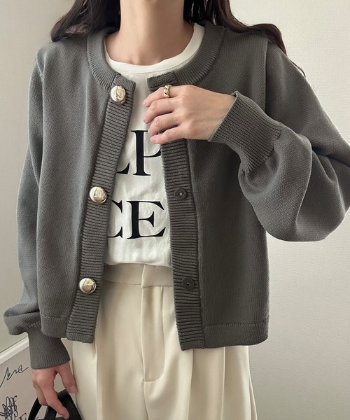 LAUIR(ラウアー)の「ゴールドボタンニットカーディガン(カーディガン/ボレロ・レディース・ブラック/アイボリー/チャコール・MEDIUM/LARGE)」の15枚目の写真