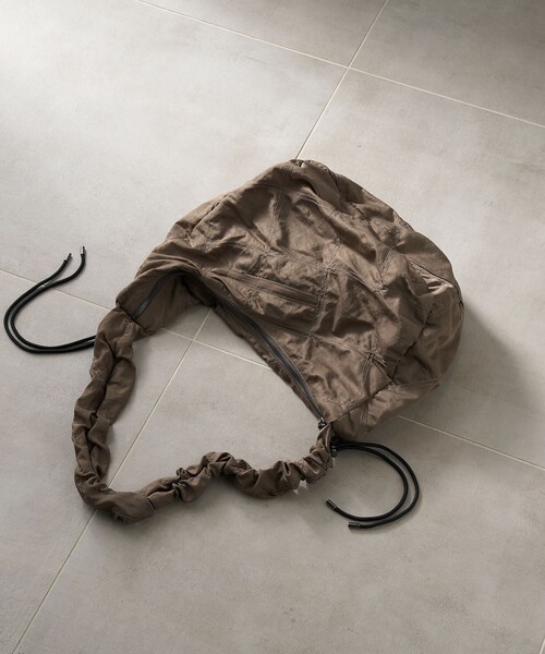 PUBLIC TOKYOドローストリングショルダーバッグ PUBLIC TOKYO（パブリックトウキョウ） ショルダーバッグ ドロー