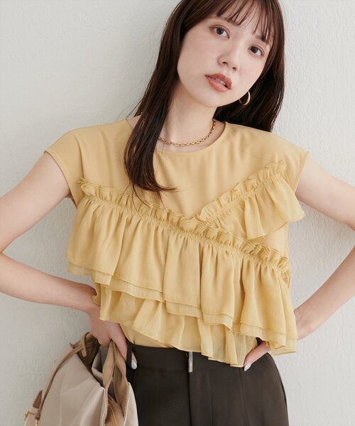 natural couture（ナチュラルクチュール）の「アシメフリルノースリブラウス（シャツ/ブラウス・レディース・オフホワイト/イエロー/ブラック・FREE）」の7枚目の写真