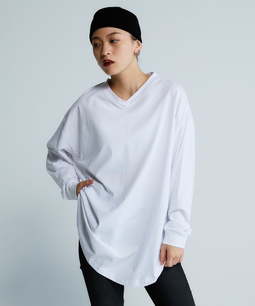 JEANASIS(ジーナシス)の「【Les Fleurs】ロゴシシュウVネックLS TEE/592978(Tシャツ/カットソー・レディース・ブラック/ホワイト・FREE)」の1枚目の写真