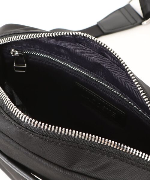 LACOSTE（ラコステ）の「《LACOSTE》REPORTER BAG NH5074IX（ショルダーバッグ・メンズ・ブラック/ベージュ・フリー）」の5枚目の写真