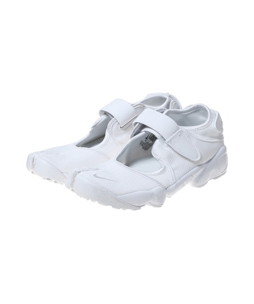NIKE(ナイキ)の「NIKE WMNS AIR RIFT DN1338-100(スニーカー・レディース・ホワイト・24㎝/23㎝/25㎝)」の2枚目の写真