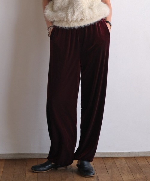 AKTE(アクテ)の「ベロアストレートパンツ(その他パンツ・レディース・ベージュ/バーガンディー/レオパード・FREE/TALL)」の2枚目の写真