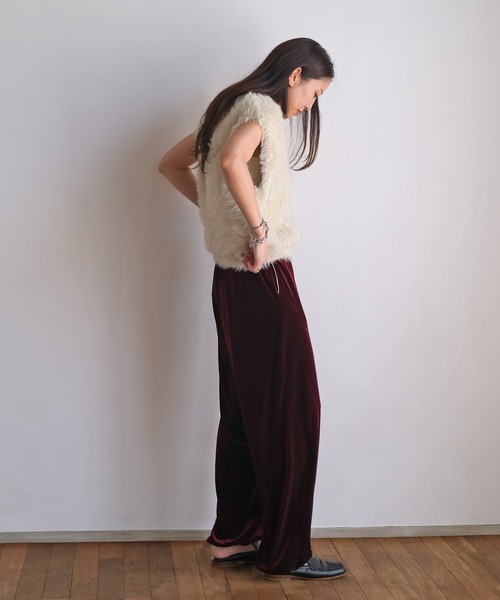 AKTE(アクテ)の「ベロアストレートパンツ(その他パンツ・レディース・ベージュ/バーガンディー/レオパード・FREE/TALL)」の18枚目の写真