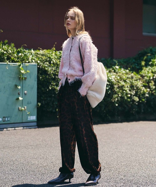 AKTE(アクテ)の「ベロアストレートパンツ(その他パンツ・レディース・ベージュ/バーガンディー/レオパード・FREE/TALL)」の21枚目の写真