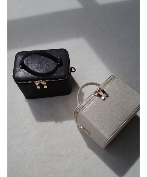 LAGUNAMOON（ラグナムーン）の「LADYラメバニティバッグ（ハンドバッグ・レディース・ゴールド/ブラック・FREE）」の3枚目の写真