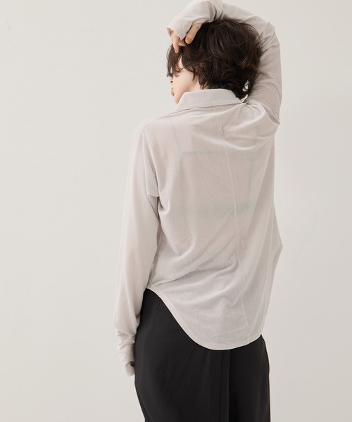 STUDIOUS（ステュディオス）の「【STUDIOUS/ステュディオス】Velours Polo Shirt/ベロアポロシャツ（ポロシャツ・レディース・ライトグレー/ブラック・FREE）」の5枚目の写真