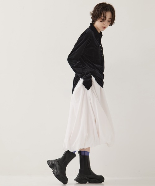 STUDIOUS（ステュディオス）の「【STUDIOUS/ステュディオス】Velours Polo Shirt/ベロアポロシャツ（ポロシャツ・レディース・ライトグレー/ブラック・FREE）」の13枚目の写真