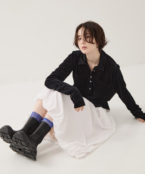STUDIOUS（ステュディオス）の「【STUDIOUS/ステュディオス】Velours Polo Shirt/ベロアポロシャツ（ポロシャツ・レディース・ライトグレー/ブラック・FREE）」の12枚目の写真